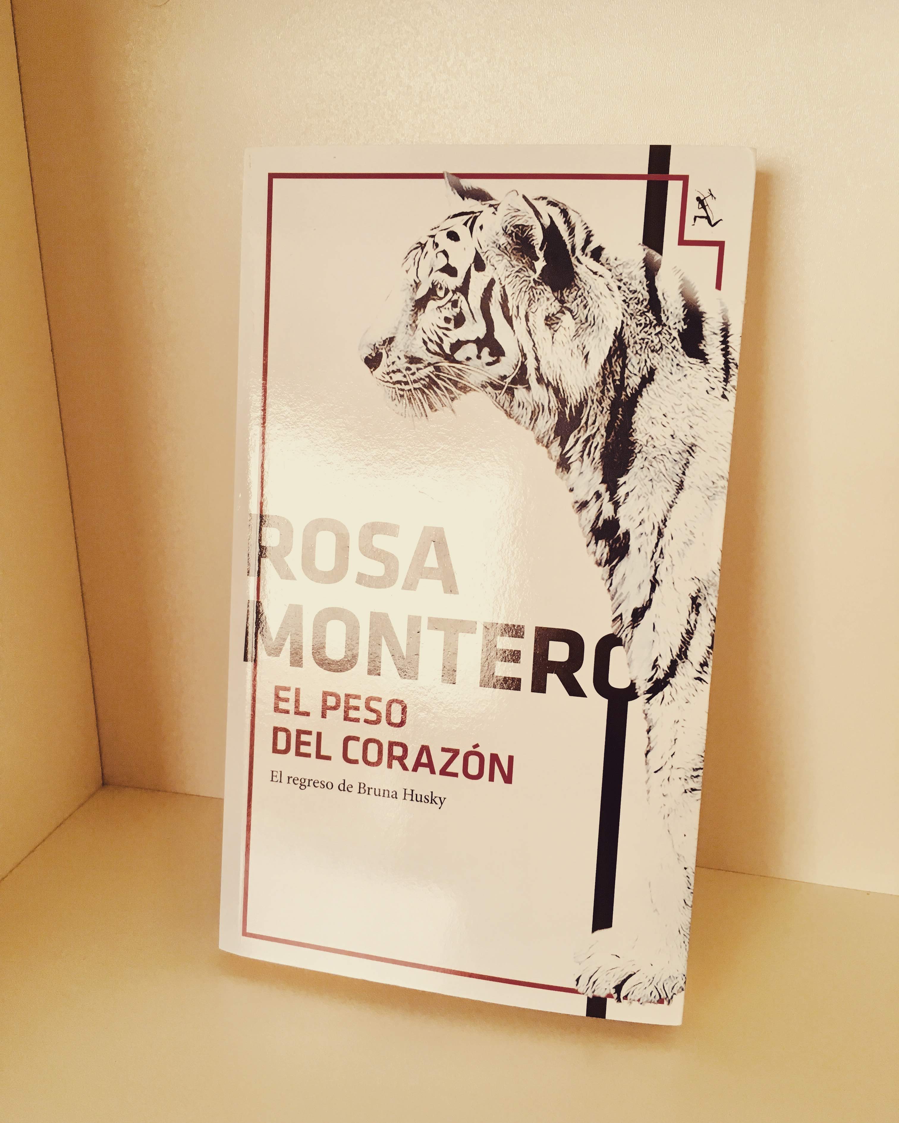 Portada del primer libro de Rosa Montero que leí: El peso del corazón. (Foto: Sandra Ramírez Checnes)